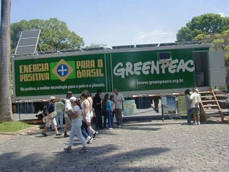 O container do Greenpeace visitou Belo Horizonte entre os dias 22 e 24 de outubro de 2004.